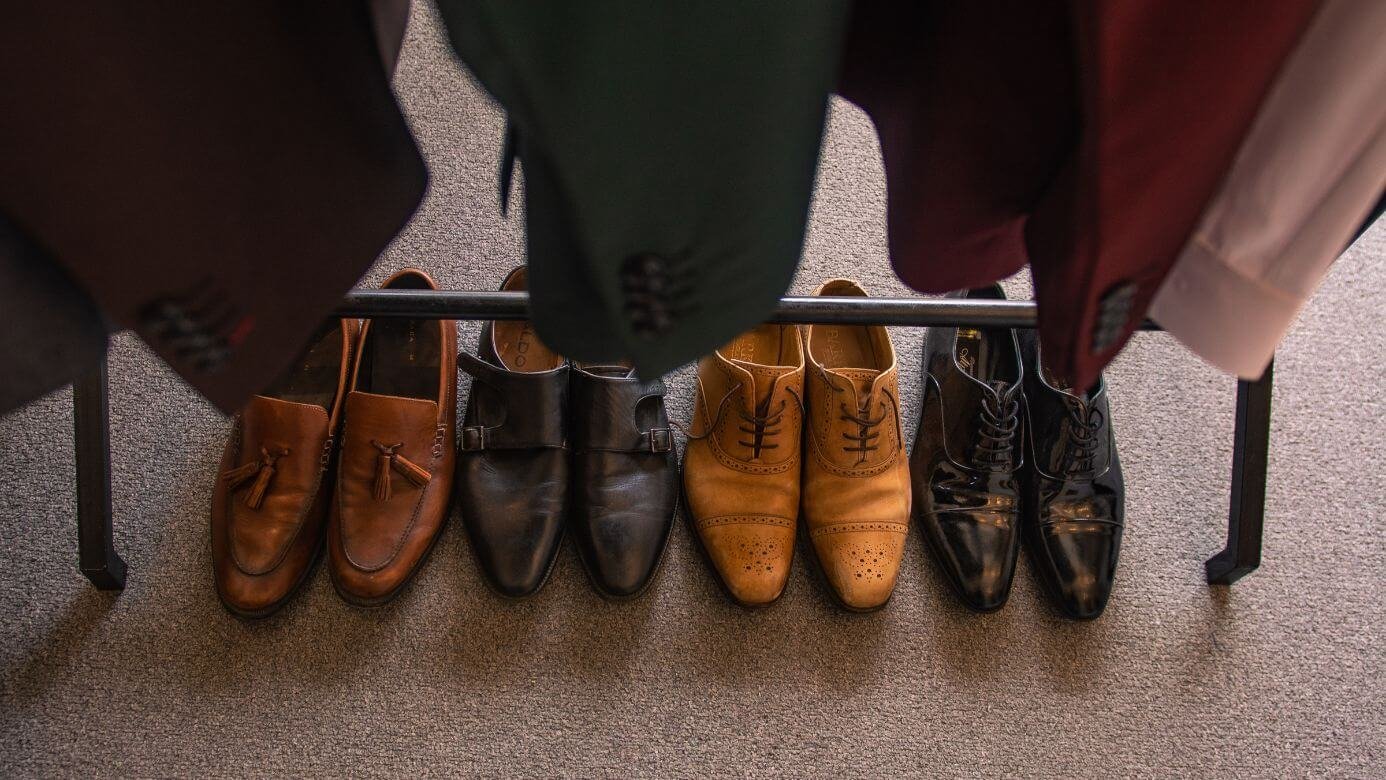 What Shoes to Wear with a Suit? Elegant Choices for Men